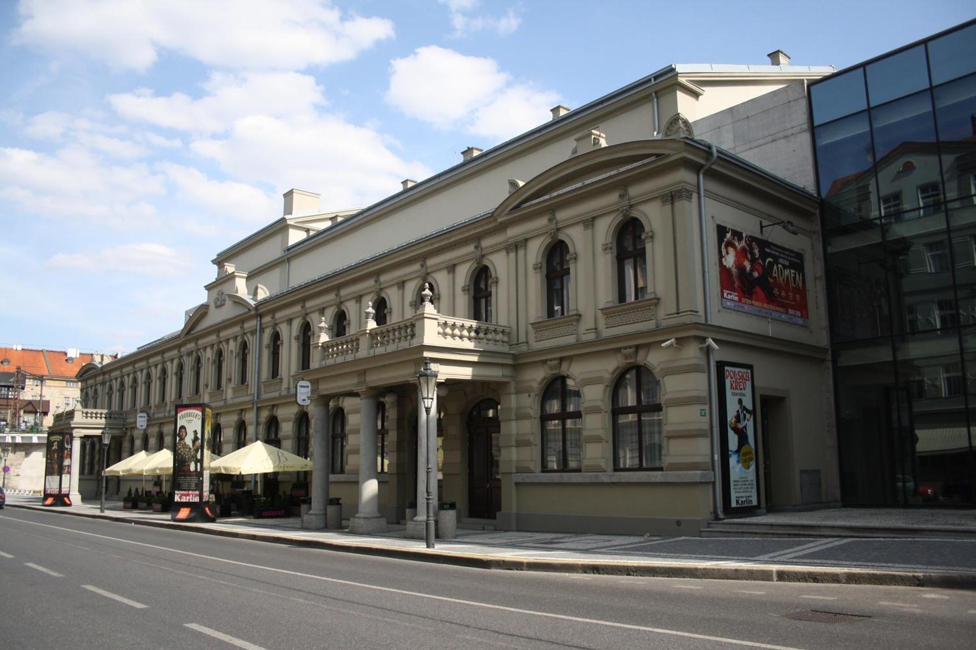 Apartments With Large Balcony, Parking Prague * Praga