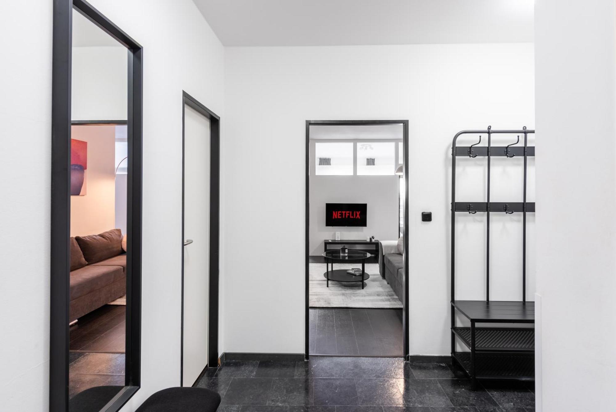 Apartments With Large Balcony, Parking Prague Praga