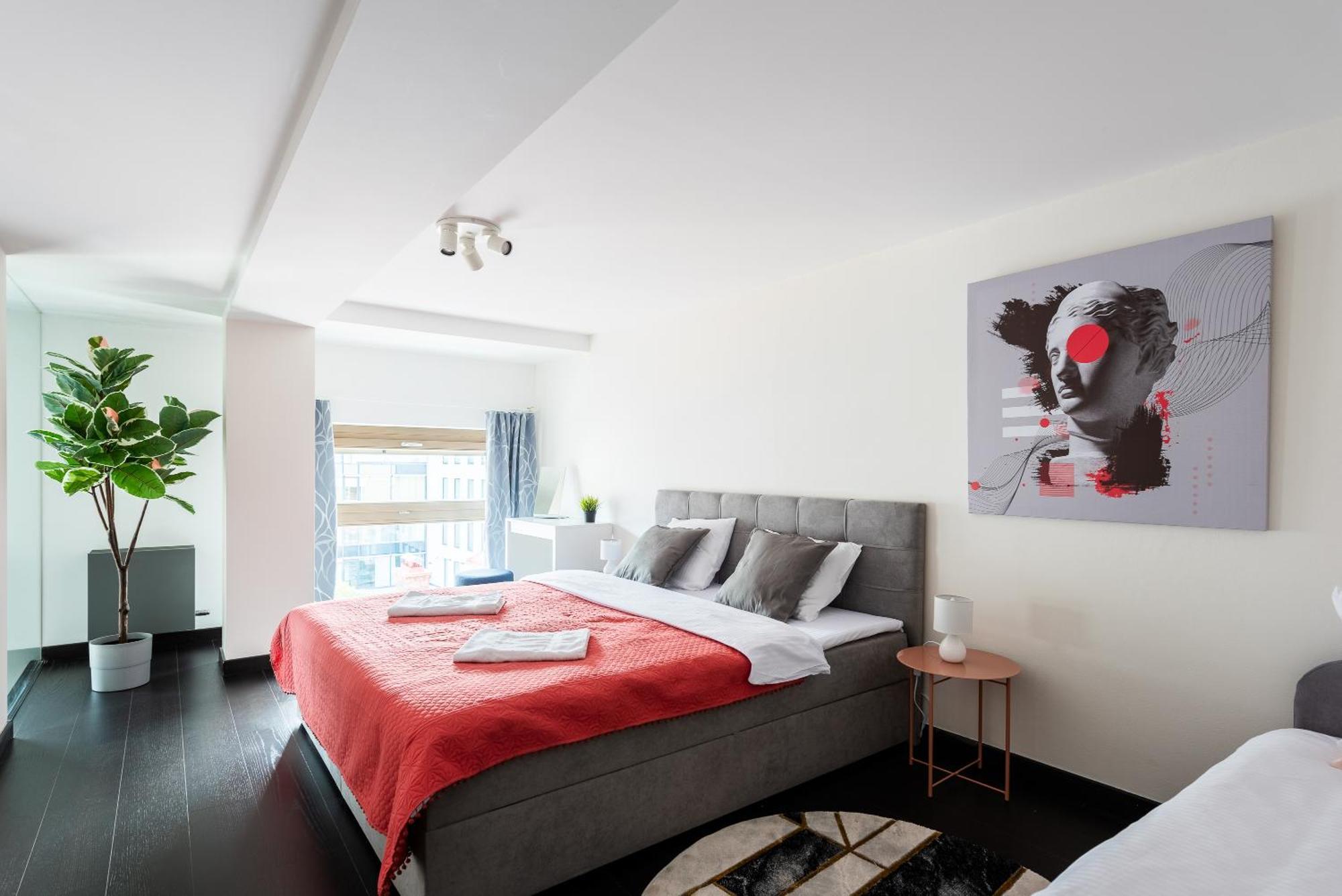 Apartments With Large Balcony, Parking Prague Apartment *