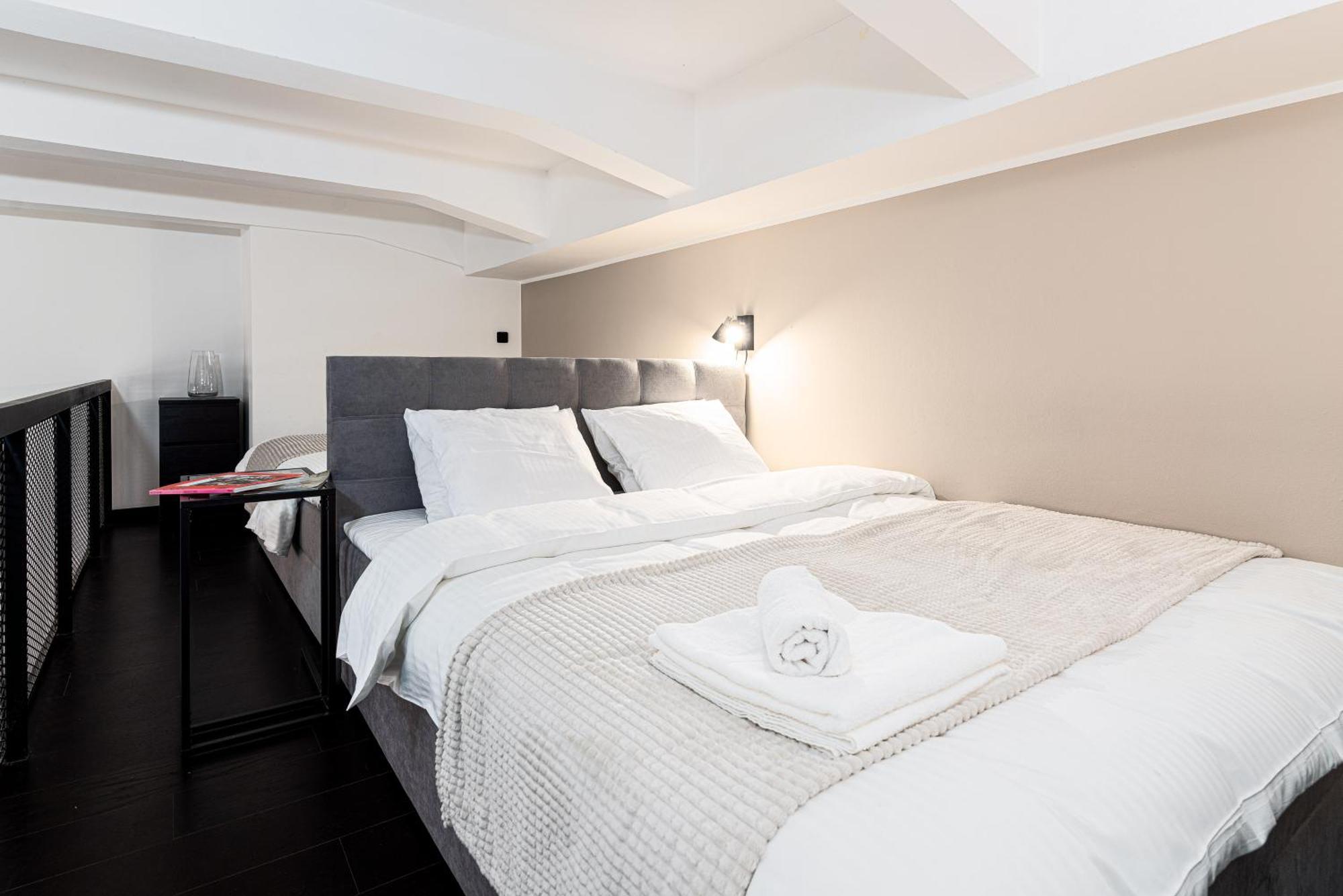 Apartments With Large Balcony, Parking Prague Apartment *
